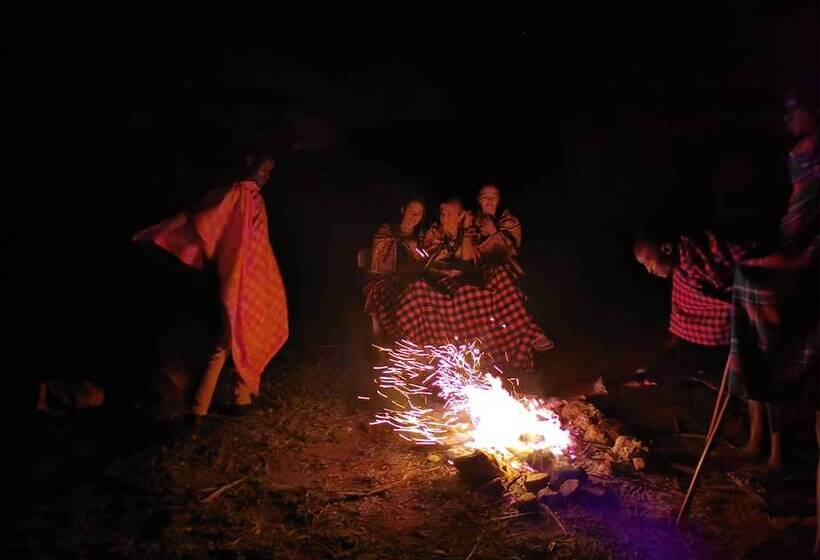 هتل Olonyori Maasai House