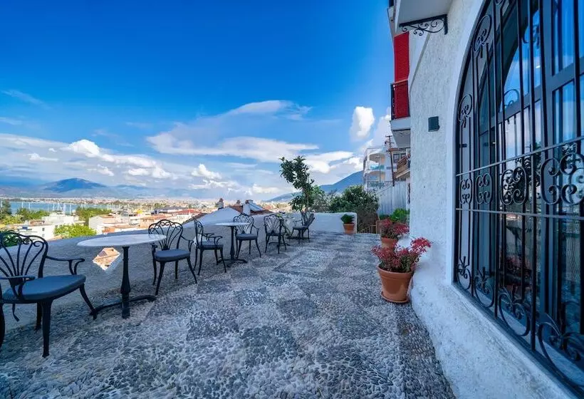 هتل Reddoors Suites Sea View