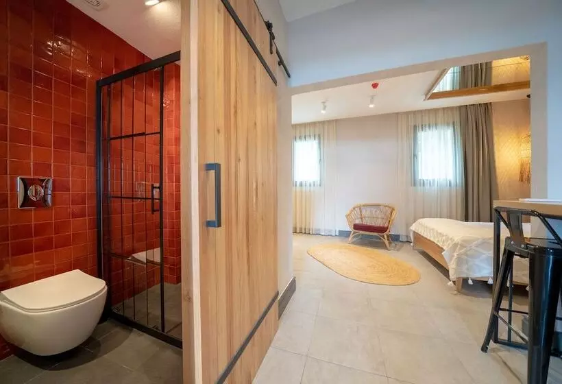 هتل Reddoors Suites Sea View