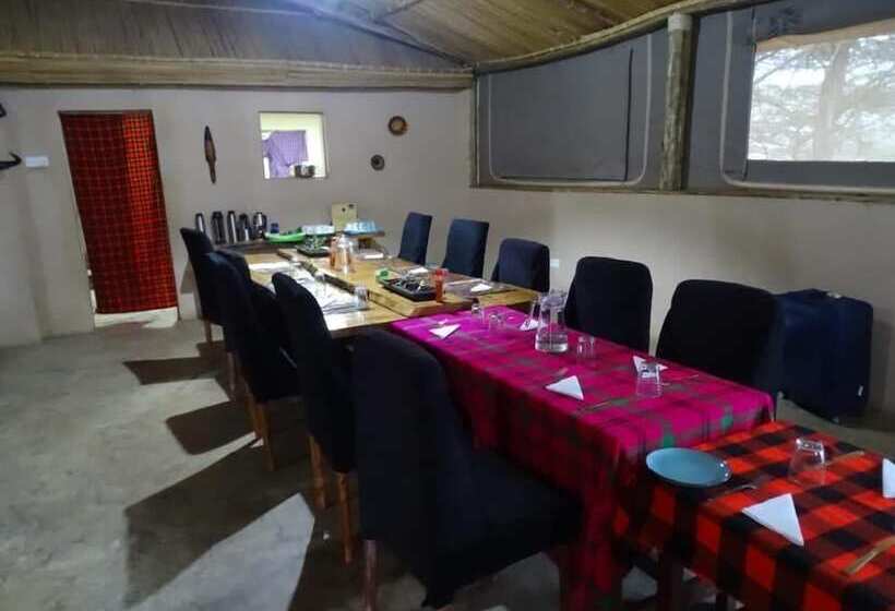 هتل Semadep Safari Camp