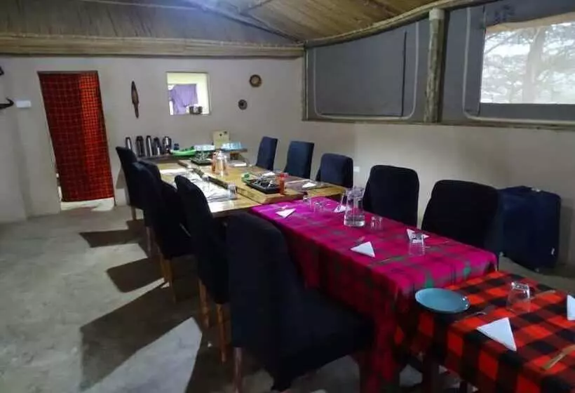 هتل Semadep Safari Camp