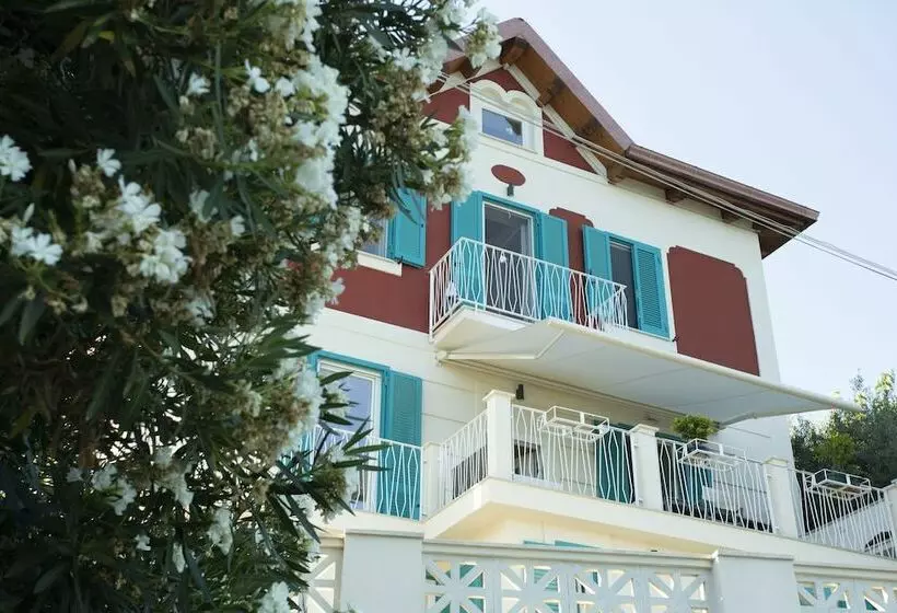 هتل Chiaror Di Mare