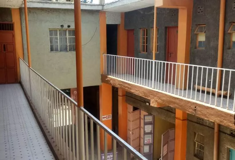 هتل Kibiro Lodge