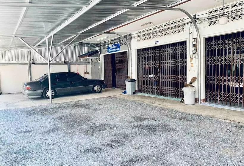 هتل Srithong Guesthouse