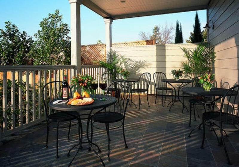 مبيت وإفطار Inn At Sonoma, A Four Sisters Inn