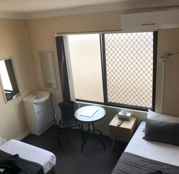 ベッドアンドブレックファースト Kingsford Riverside Inn