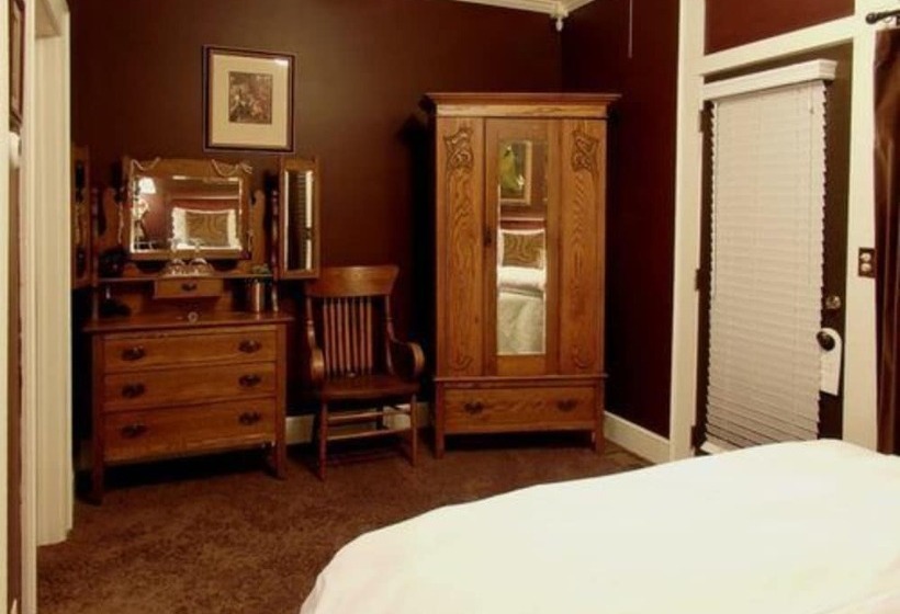 Boyden House Inn B&b