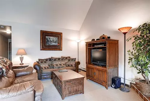 Hotel Crmr Slopeside Location