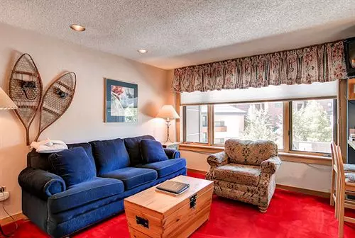 Hotel Crmr Slopeside Location