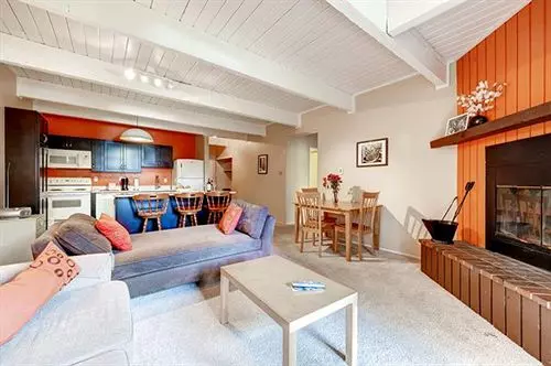 Hotel Crmr Slopeside Location