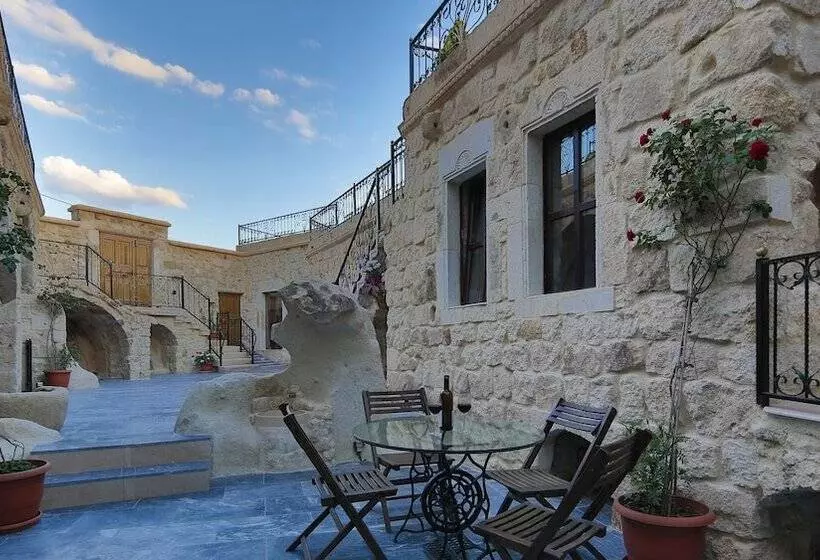 هتل Golden Cave Suites