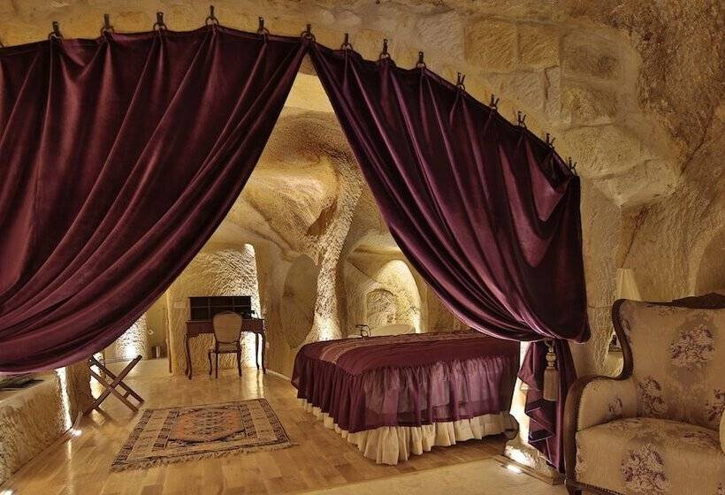 هتل Golden Cave Suites