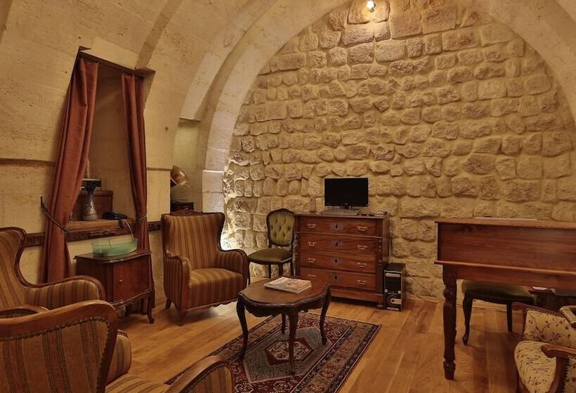 هتل Golden Cave Suites