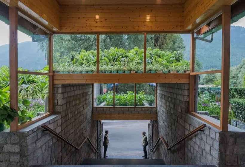 هتل Honeymoon Inn  Manali