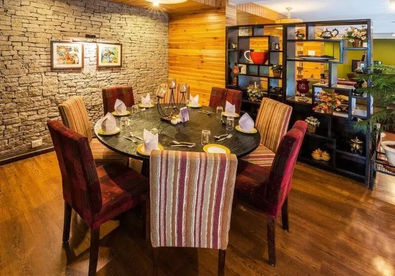 هتل Honeymoon Inn  Manali