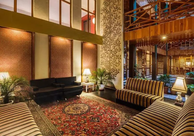 هتل Honeymoon Inn  Manali