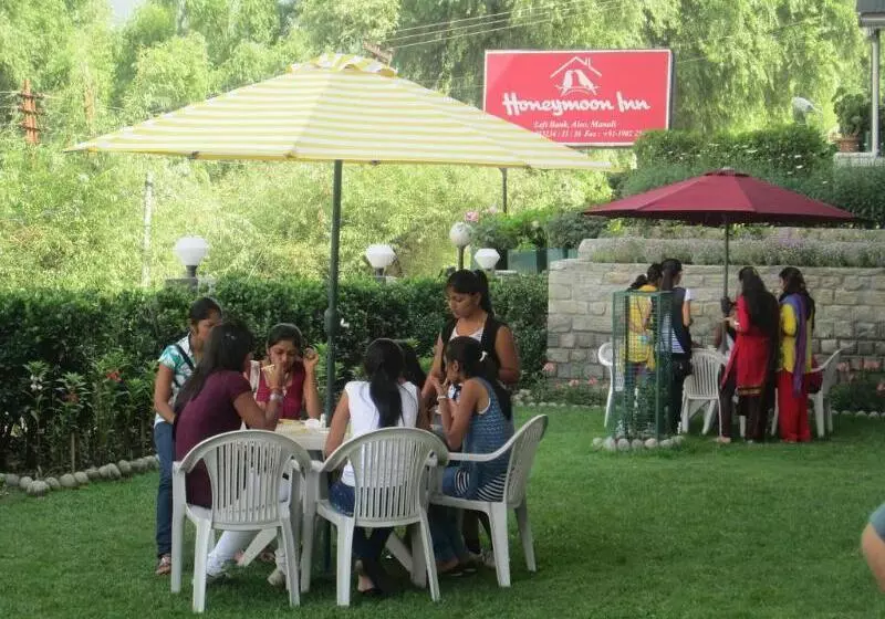 هتل Honeymoon Inn  Manali
