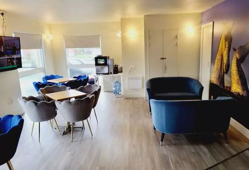 هتل Metro Inns Falkirk