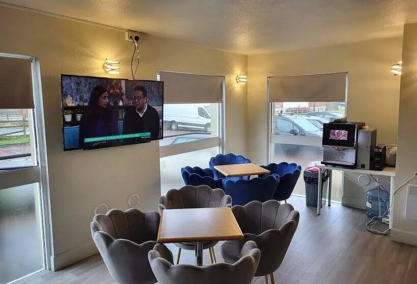 هتل Metro Inns Falkirk