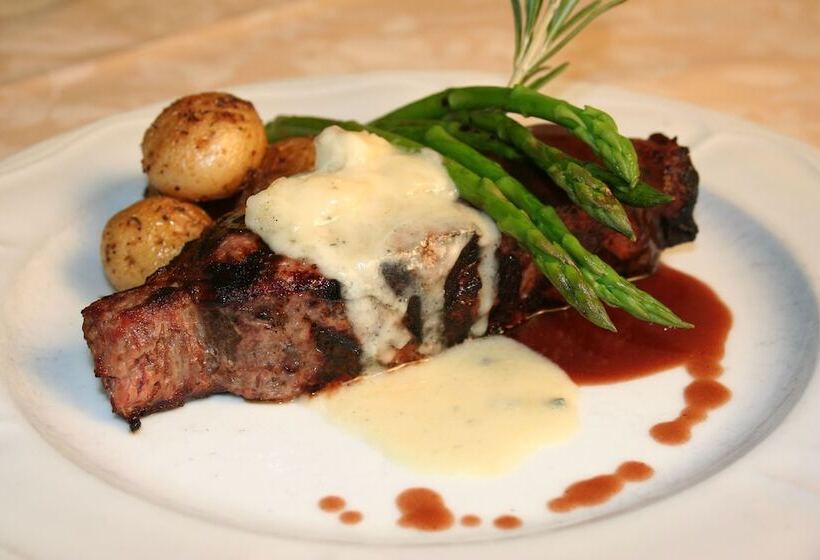 فندق Peter Shields Inn & Restaurant