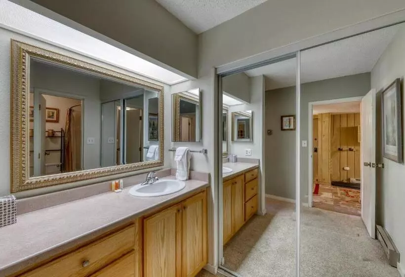 בית מלון כפרי Powderhorn Condo