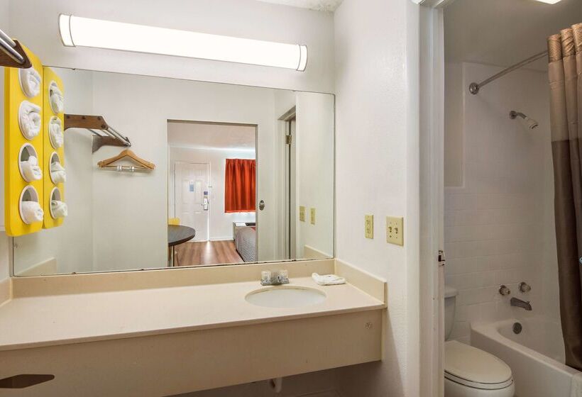 Motel 6 Warner Robins, Ga