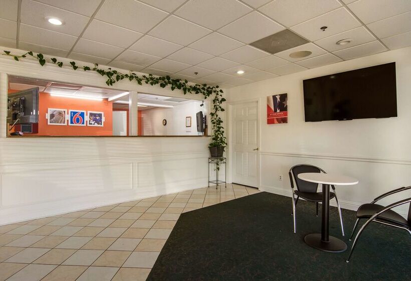 Motel 6 Warner Robins, Ga