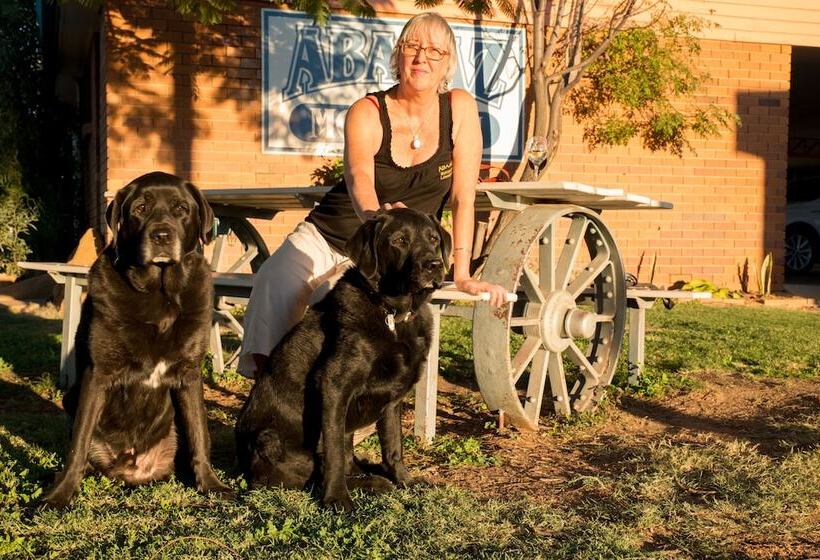 Abajaz Motel Centrally Located Shaded Parking