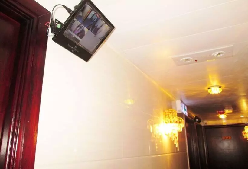 هاستل Relaince International Guest House