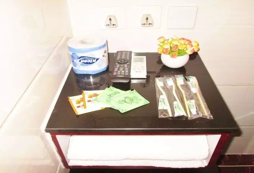 هاستل Relaince International Guest House