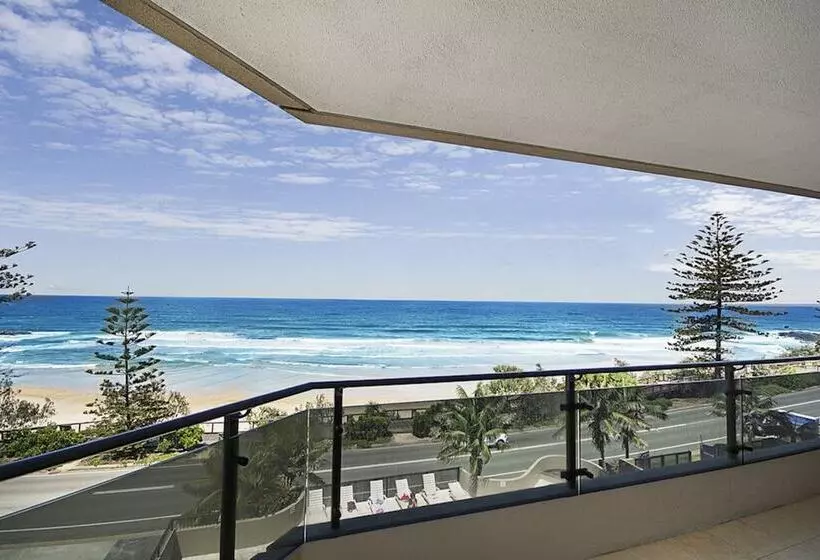 Clubb Coolum Beach Resort