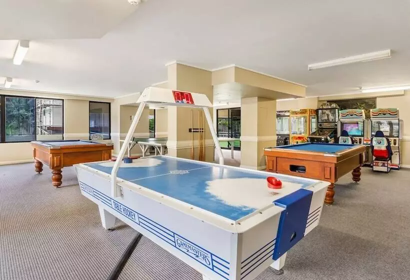 Clubb Coolum Beach Resort