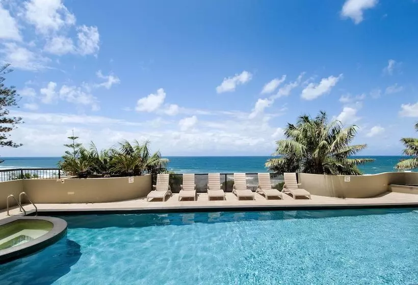 Clubb Coolum Beach Resort
