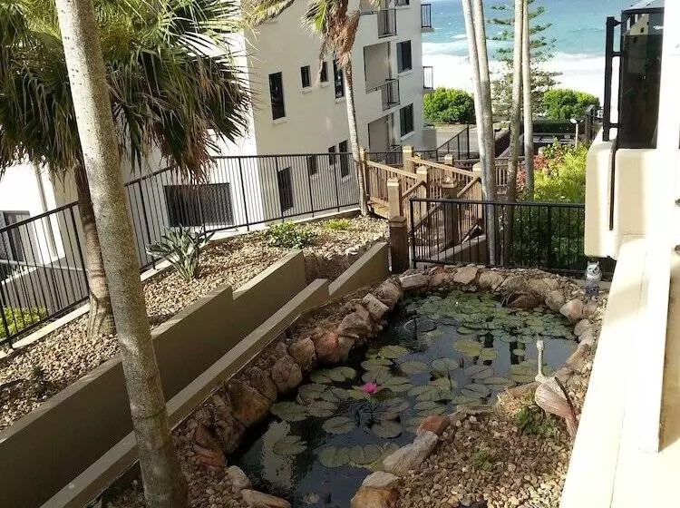 Clubb Coolum Beach Resort