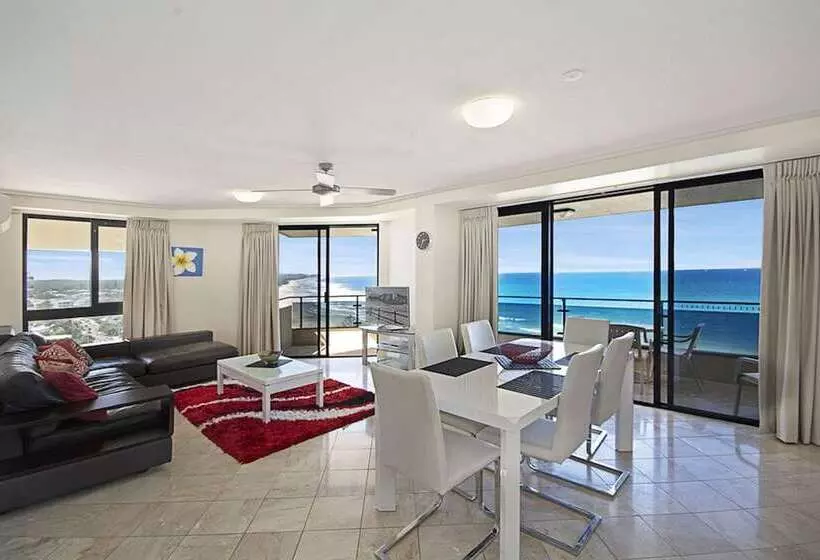 Clubb Coolum Beach Resort