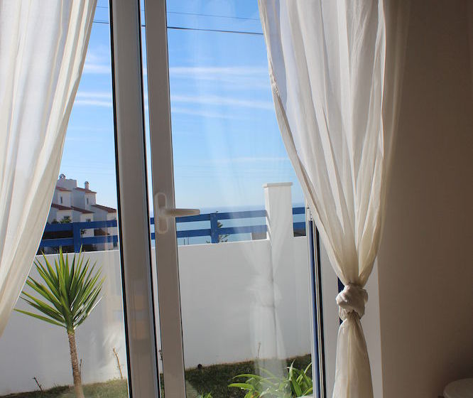 Ericeira Chill Hill Hostel & Private Rooms Sea Food