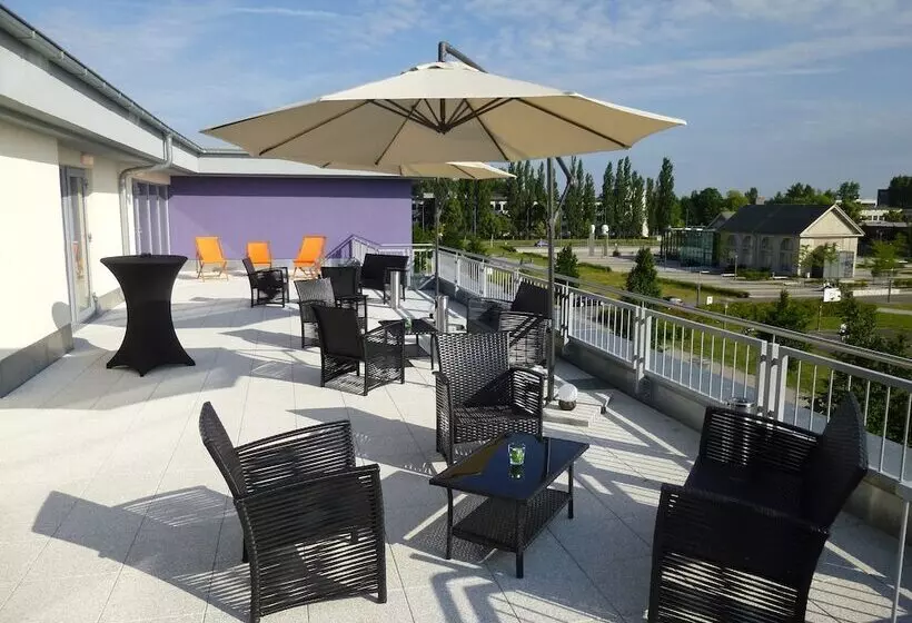 Hotelli Adapt Apartments Berlin  Adlershof