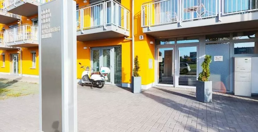 Hotelli Adapt Apartments Berlin  Adlershof