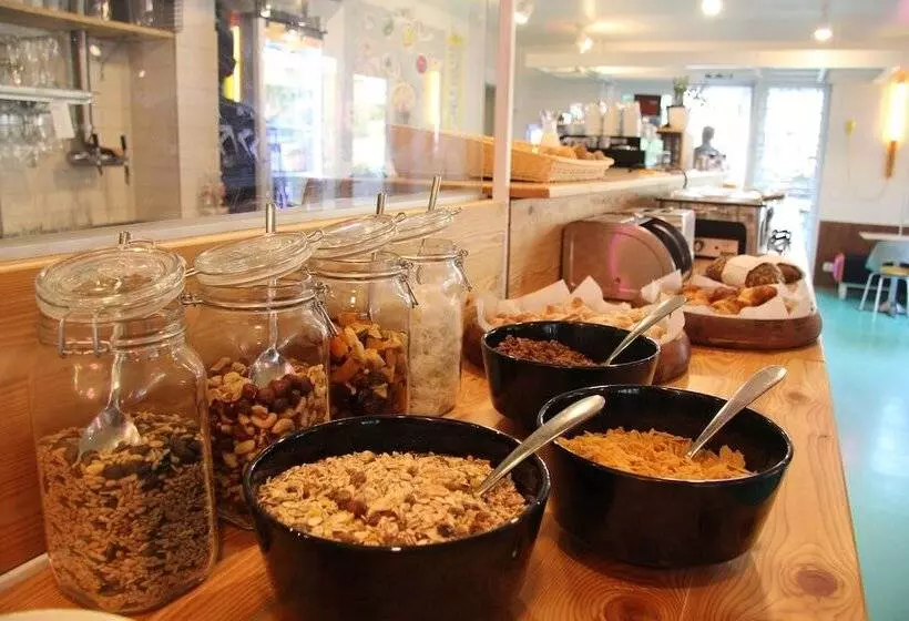 Hotelli Adapt Apartments Berlin  Adlershof