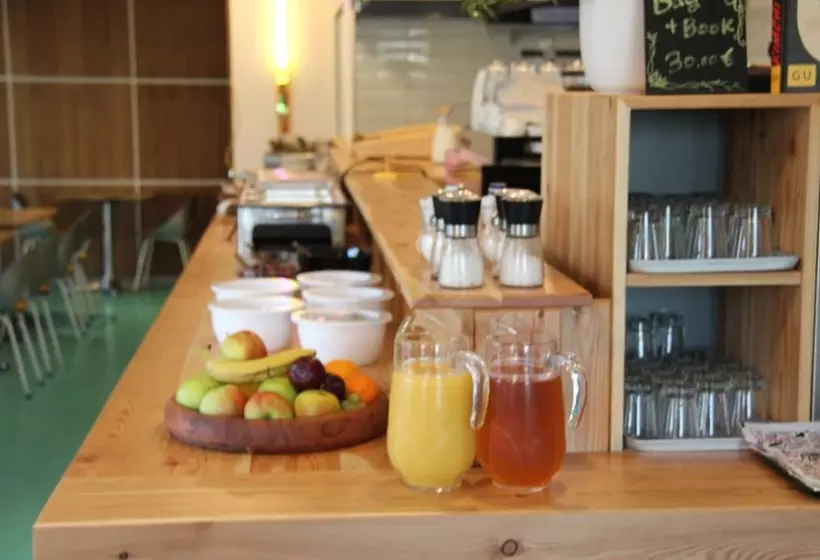 Hotelli Adapt Apartments Berlin  Adlershof