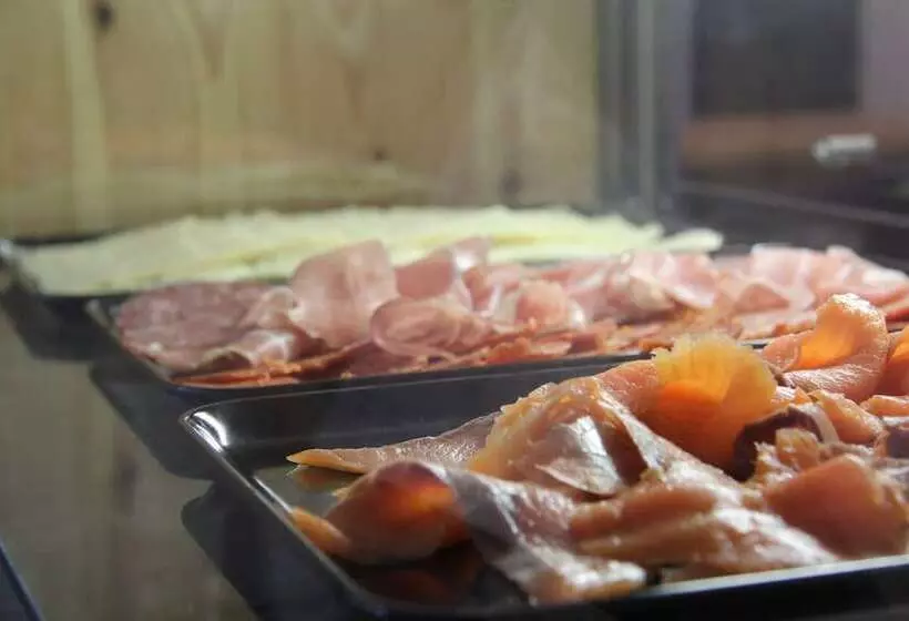 Hotelli Adapt Apartments Berlin  Adlershof