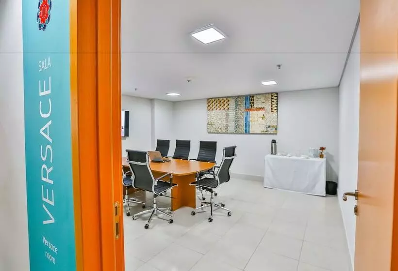 هتل Mega Moda Goiania