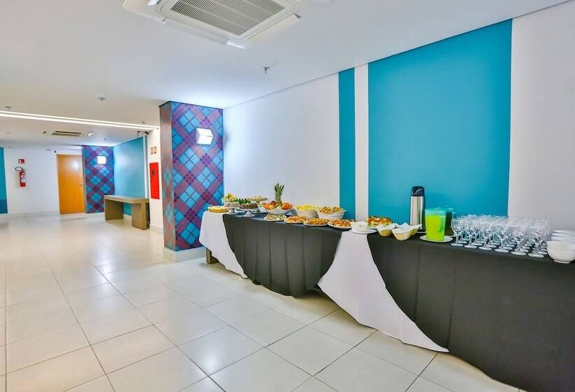 هتل Mega Moda Goiania