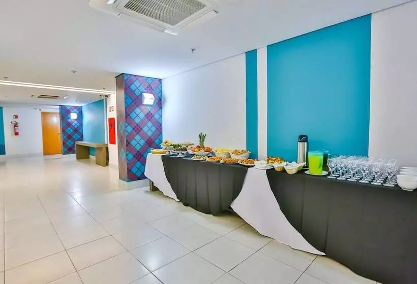 هتل Mega Moda Goiania