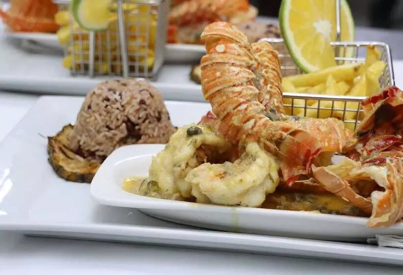 هتل Partenon Beach