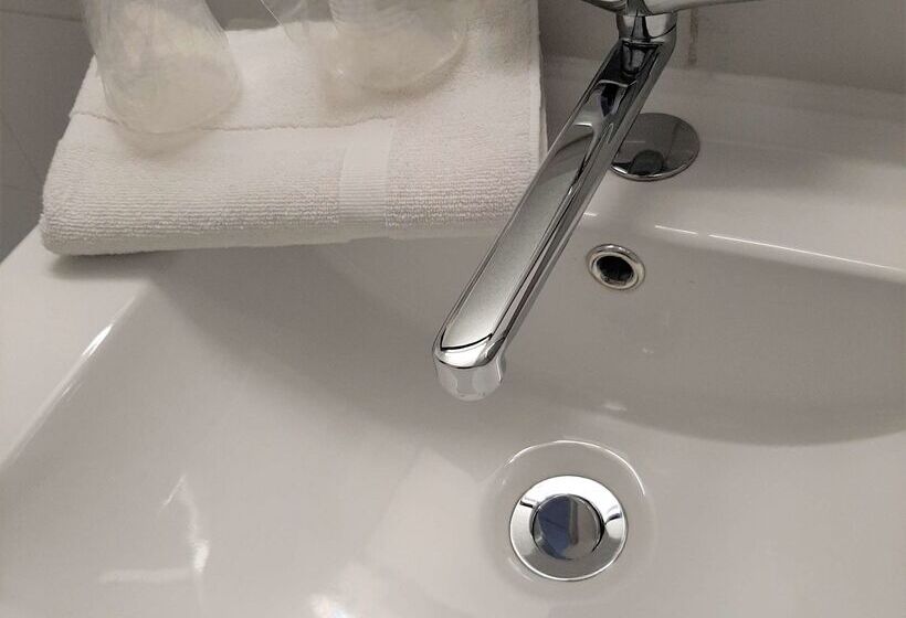 هتل Première Classe Mâcon Sud