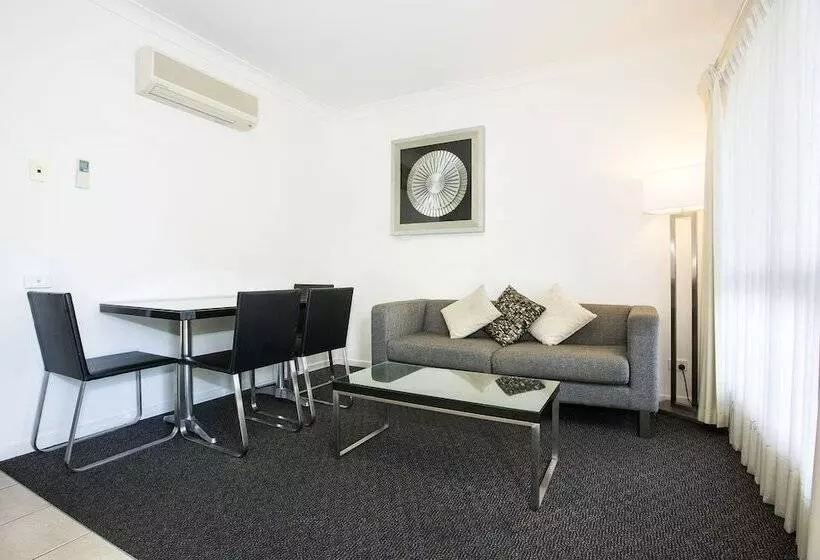 مُتل Coral Cay Resort