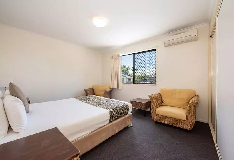 مُتل Coral Cay Resort