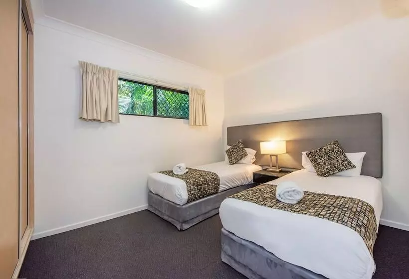 مُتل Coral Cay Resort