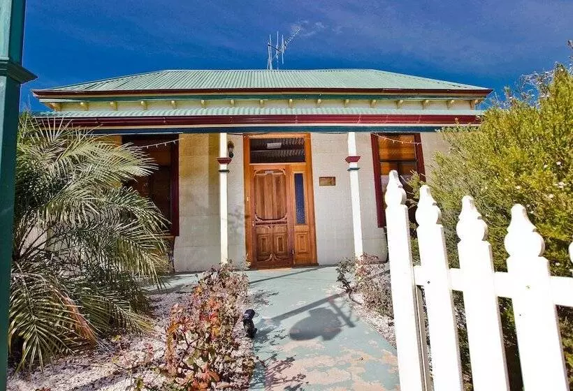 Emaroo Cottages Broken Hill